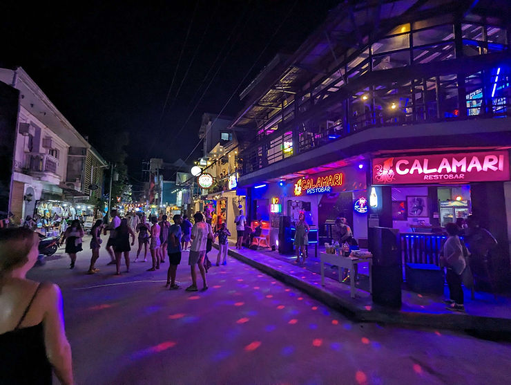 NYE dancing, El Nido