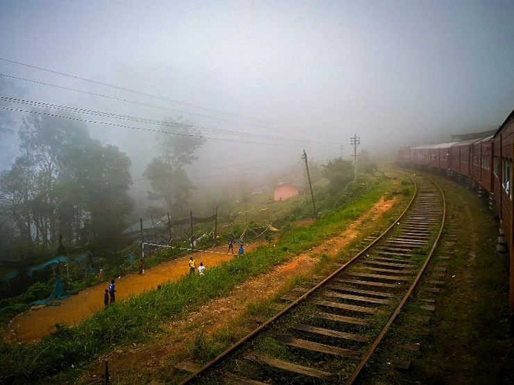 Train from Nuwara Eliya to Ella